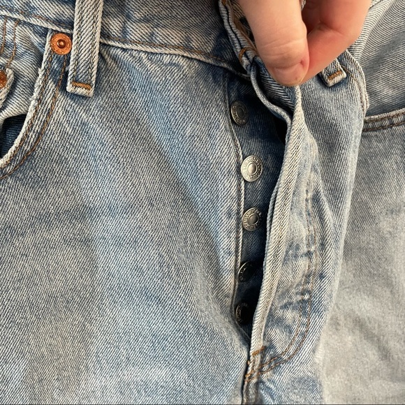 𝅺Levi’s 501S Light Wash High Waisted Jeans 31X32 - Picture 5 of 8